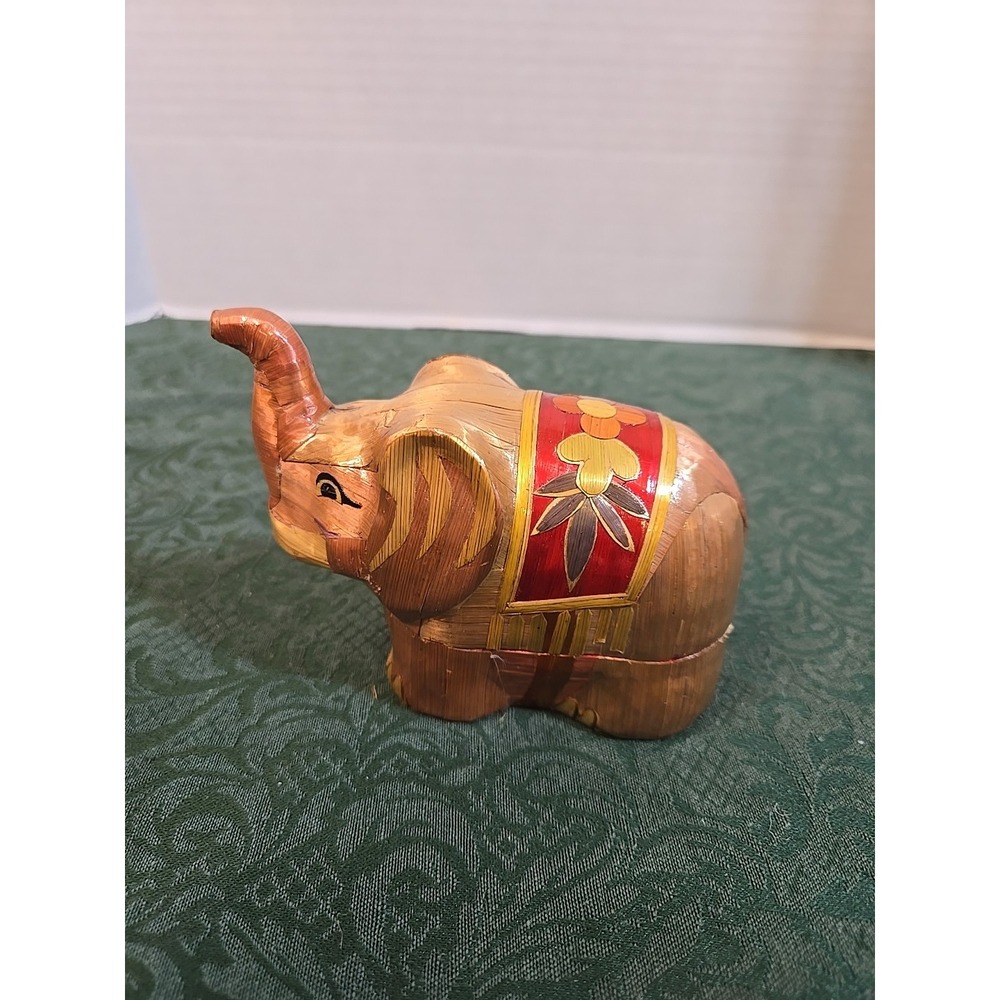 1990 Wooden ELEPHANT Tricket Box
